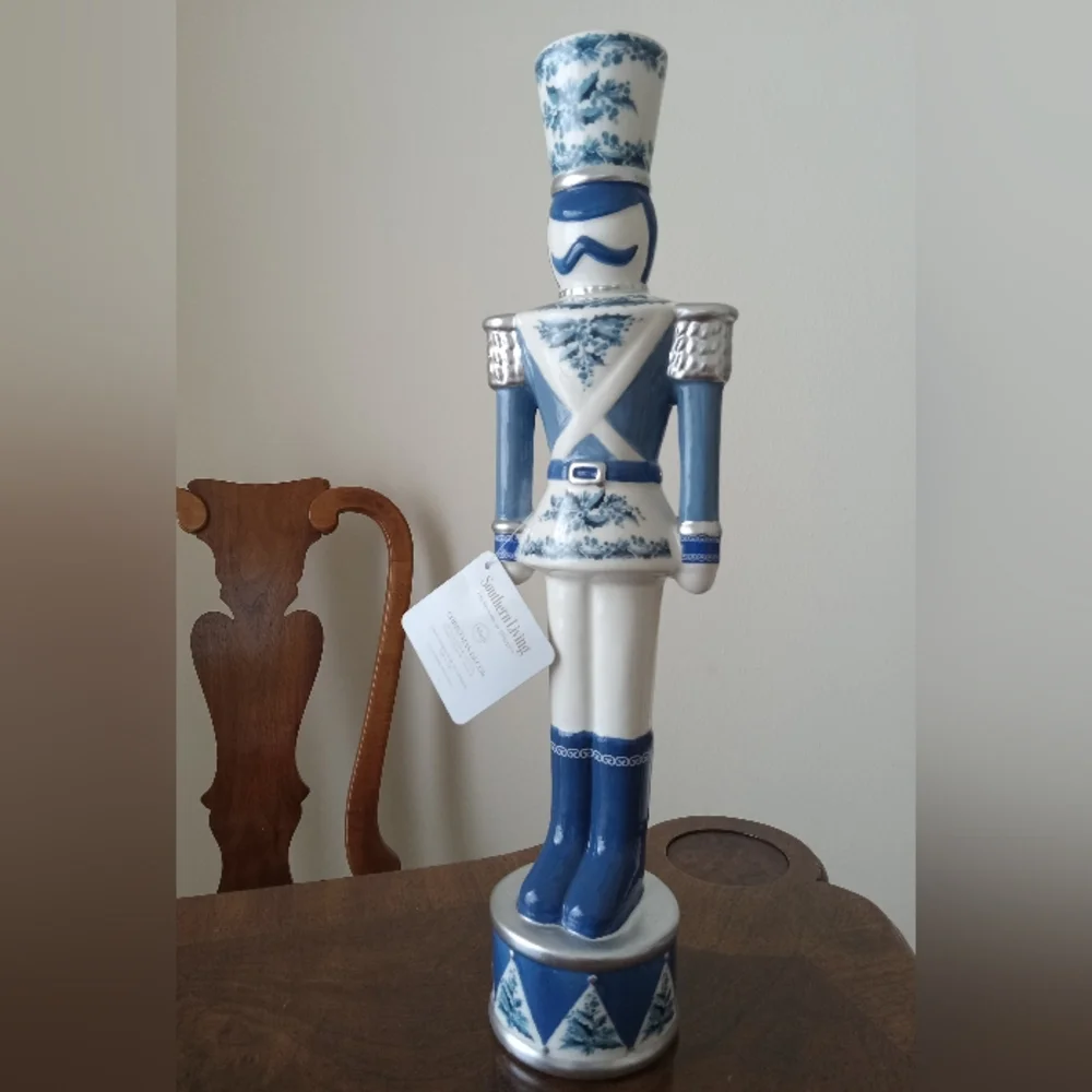 Merry and Bright Collection Chinoiserie Ceramic Large Nutcracker - Picture 12 of 13